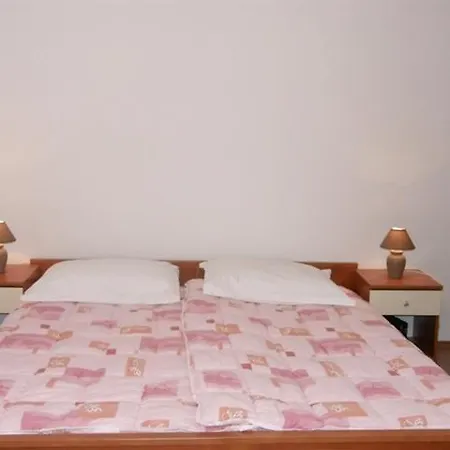 Jelena Apartamento Bol